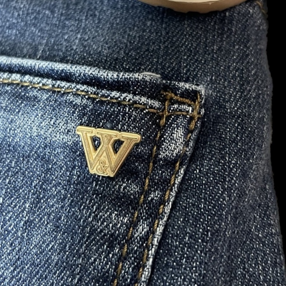 Wit & Wisdom Classic Ankle Jeans in Blue - Picture 11 of 13